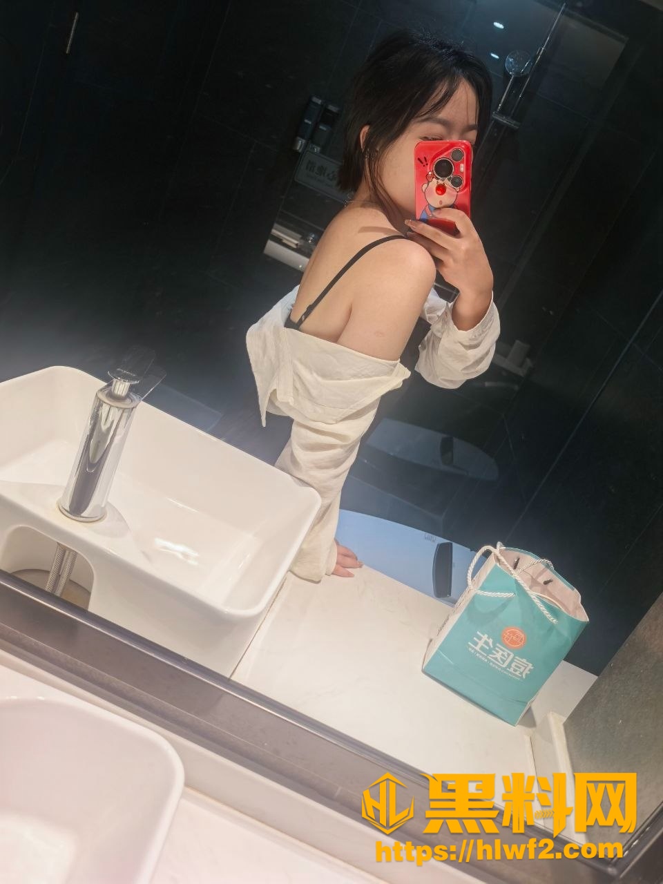 揭秘贪官的情色交易
